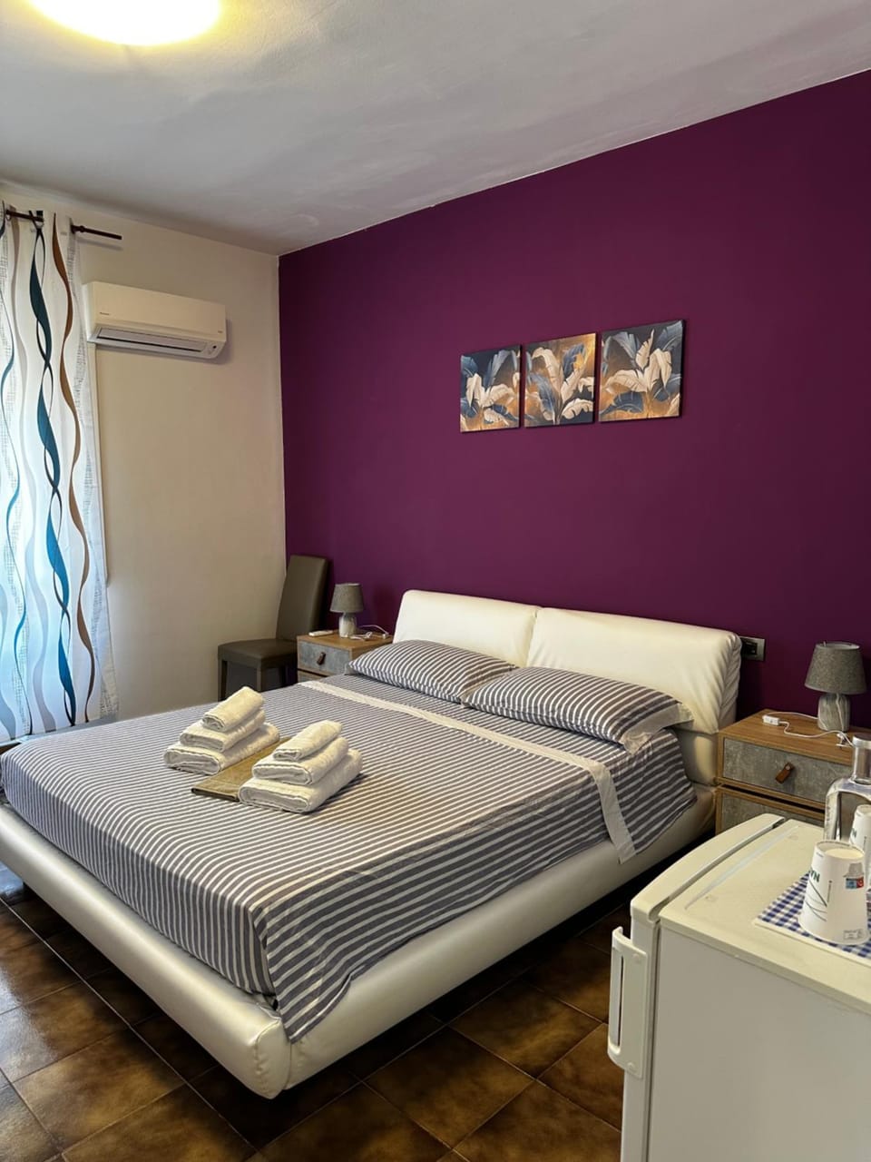 Bed, Photo of the whole room, Bedroom, towels, air conditioner