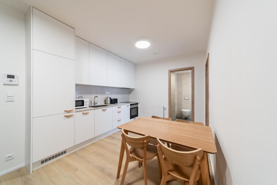 Kitchen or kitchenette, Dining area, minibar, pet friendly, stove, toaster