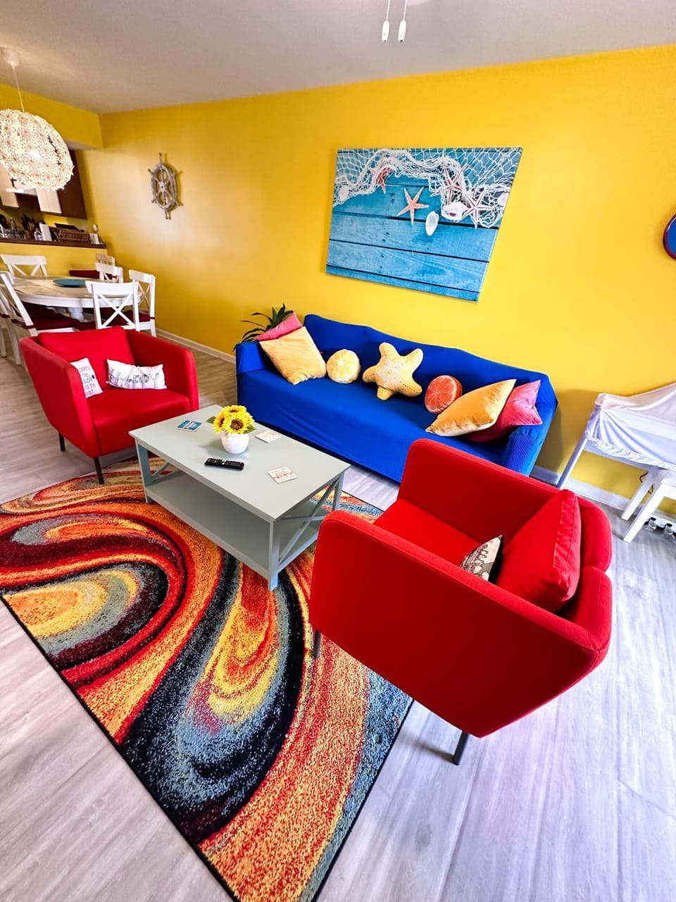 Living room, Dining area