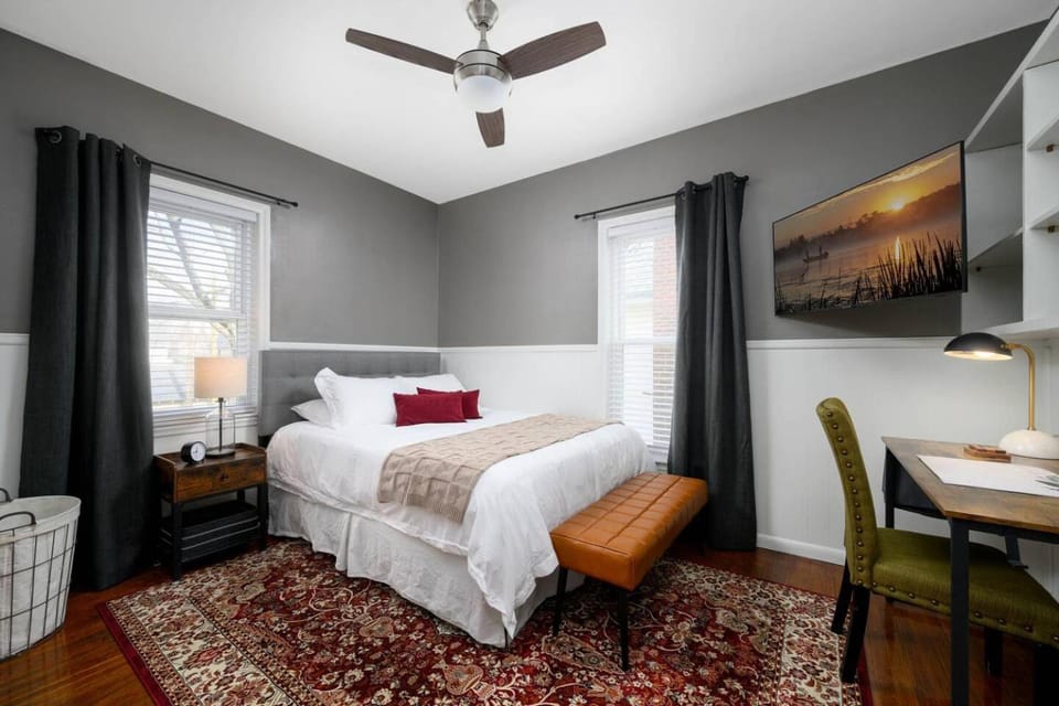 Elegant House 2 min from BSU/Hospital/Downtown Villa in Muncie