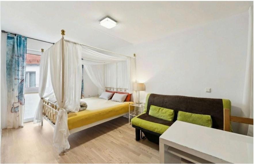 Kitchen or kitchenette, pet friendly, stove