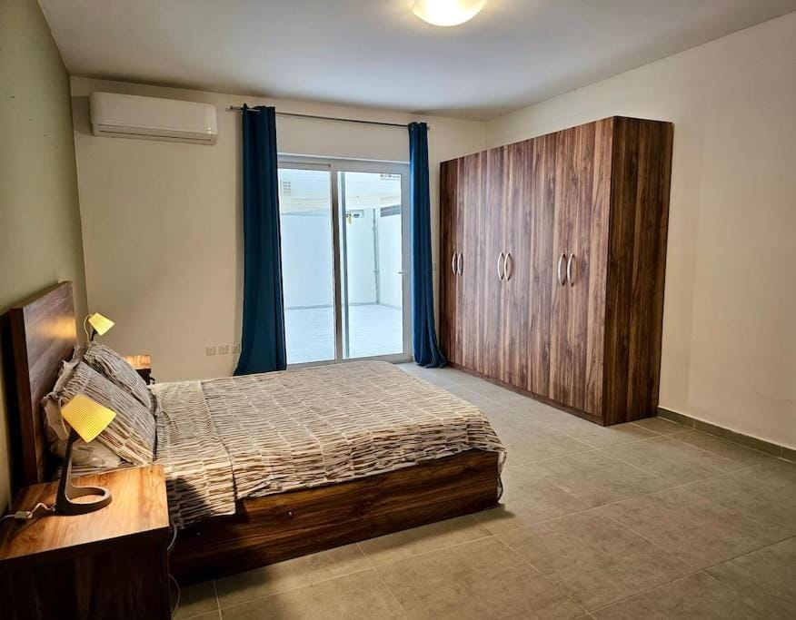 Sleeps 6 Spacious Apartment St Pauls Bay Apartment in Saint Paul's Bay