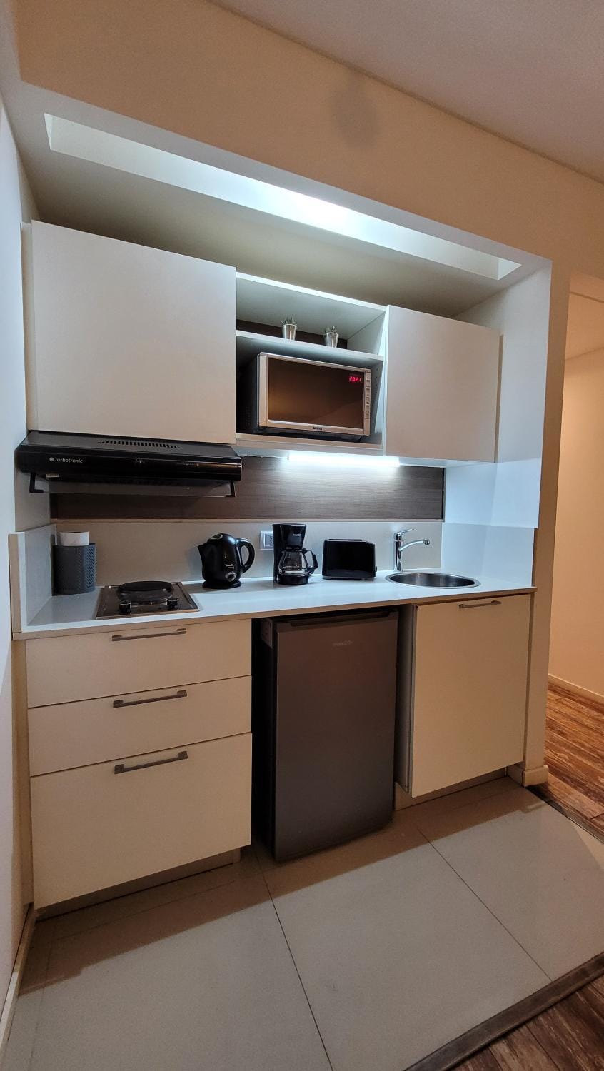 Kitchen or kitchenette, Breakfast, minibar, pet friendly, stove, toaster