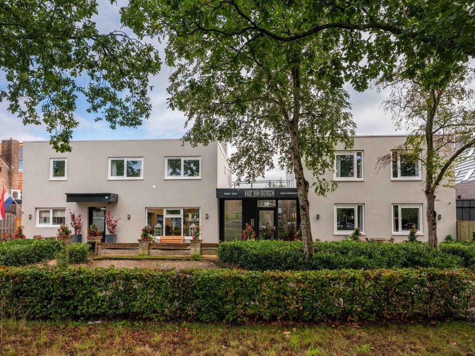 Property building, Day, Garden, Street view
