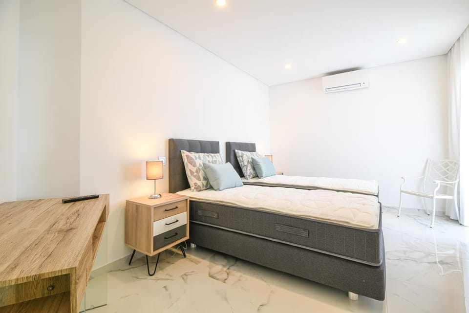 THE PENTHOUSE in Praia da Rocha Apartment in Portimao