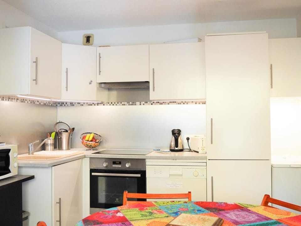 Appartement 2 pièces cabine avec terrasse, jardin, piscine et parking, proche plage - Le Lavandou - FR-1-251-517 Cabin in Le Lavandou