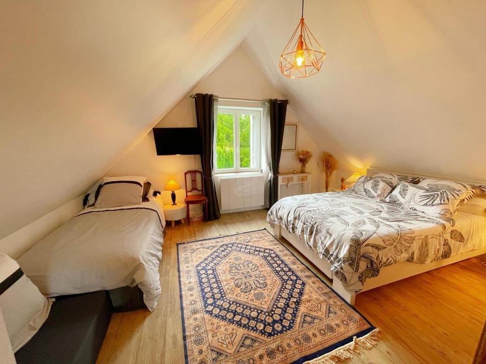 Gîte tout confort avec terrasse spacieuse, jardin clos et équipements modernes, à 45 mn du Mans - FR-1-381-557 House in Centre-Val de Loire