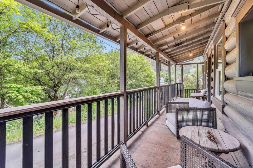 Patio, Day, View (from property/room), Balcony/Terrace