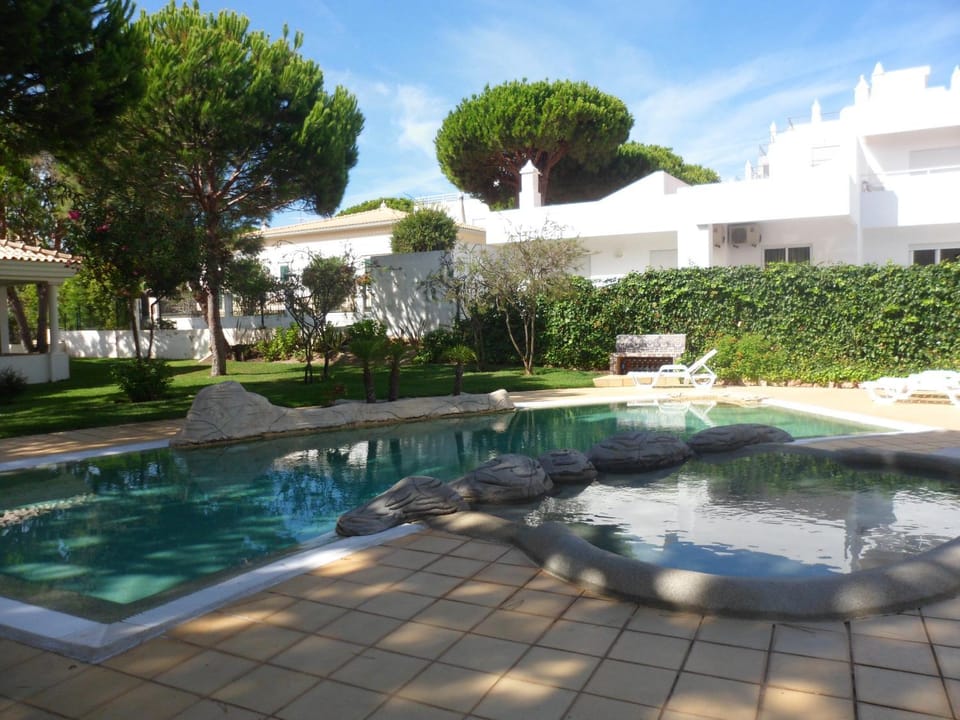 Garden, Garden view, Pool view, Swimming pool, sunbed