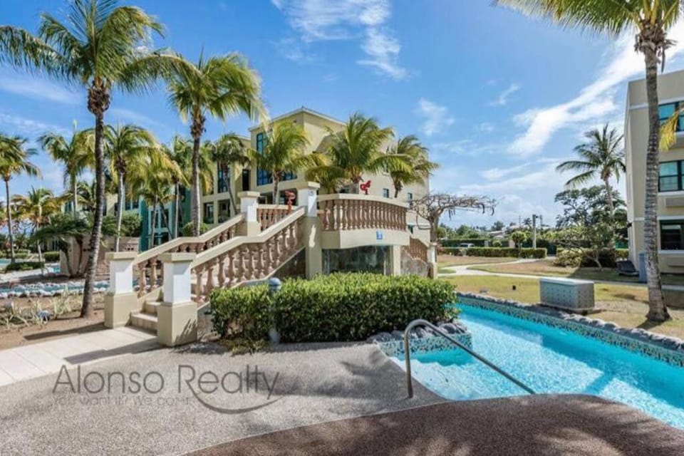 3 Bed 2 Bath 2 Parking 5 pools Apartment in Puerto Rico