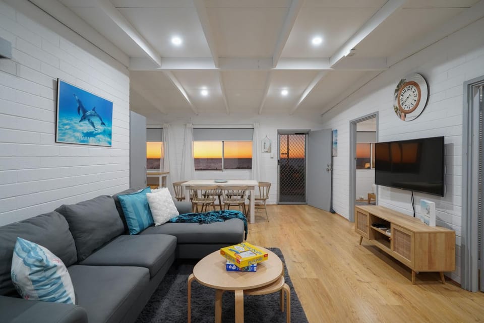Lounge or bar, Bedroom, Sunset