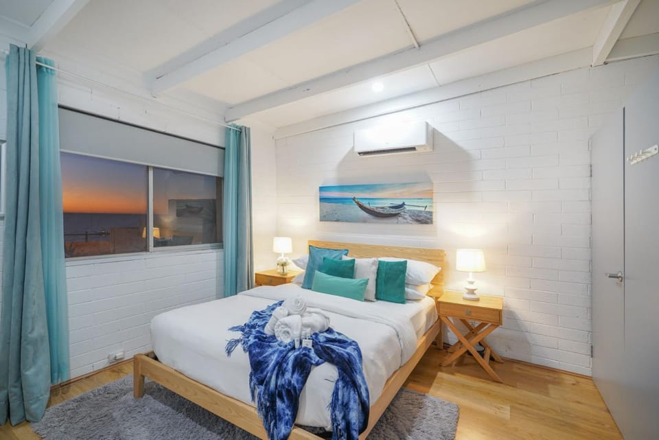 Lounge or bar, Bedroom, Sunset