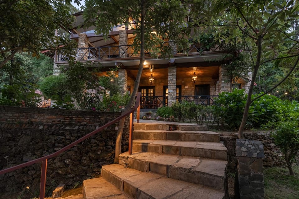 Property building, Facade/entrance, Garden, Garden view