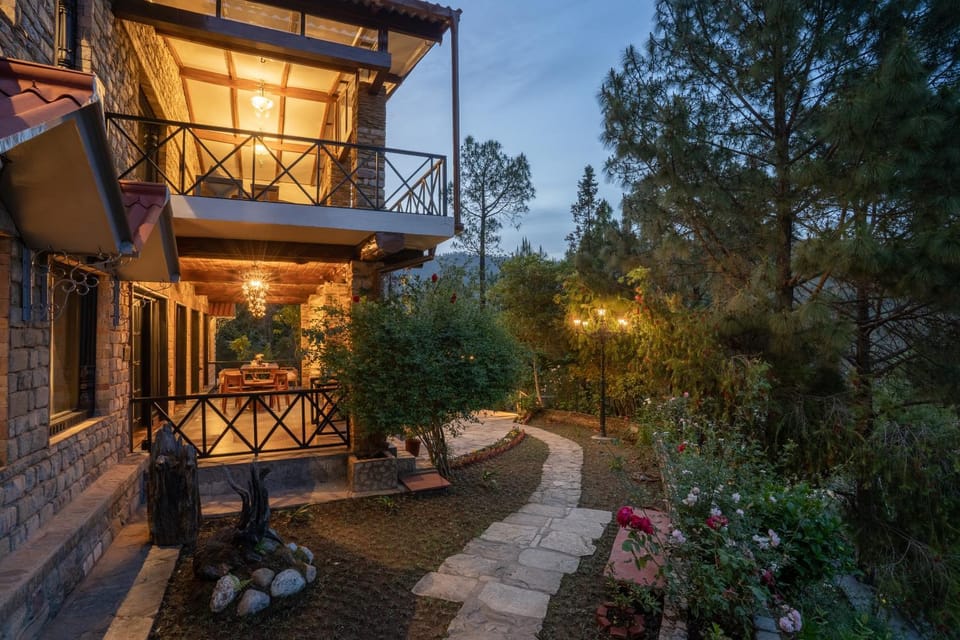 Property building, Garden, Garden, View (from property/room), Balcony/Terrace