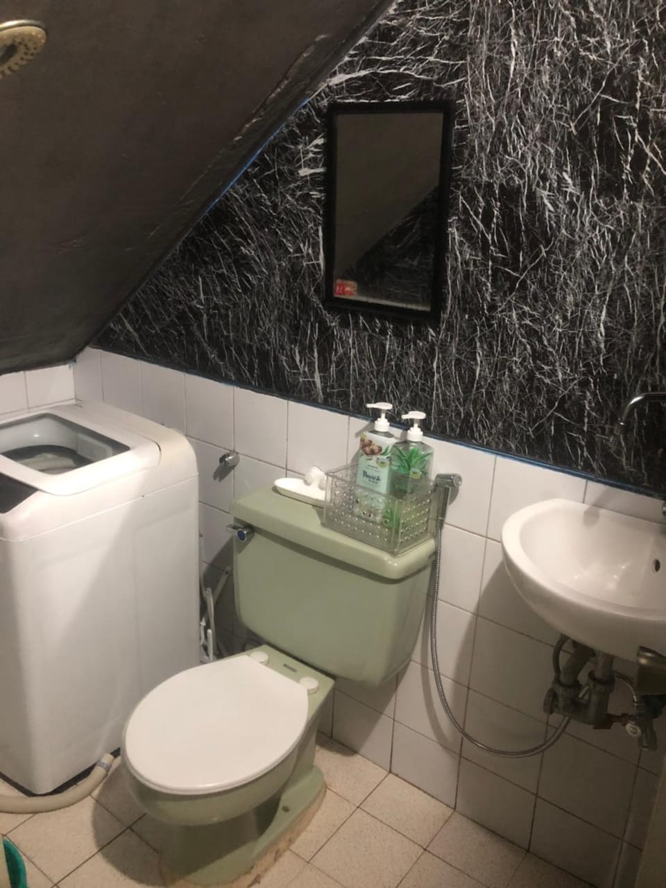 JOHNFONZ BUILDING Spacious Room Vacation rental in Quezon City