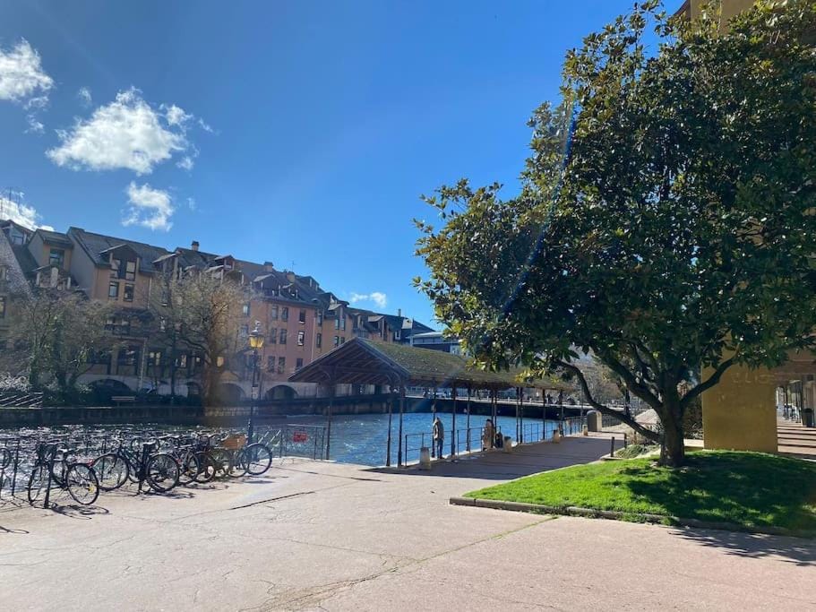L’Orme • Duplex central au bord du canal Apartment in Annecy