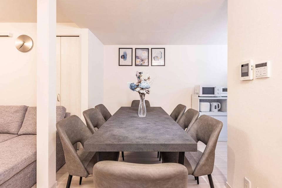Living room, Dining area