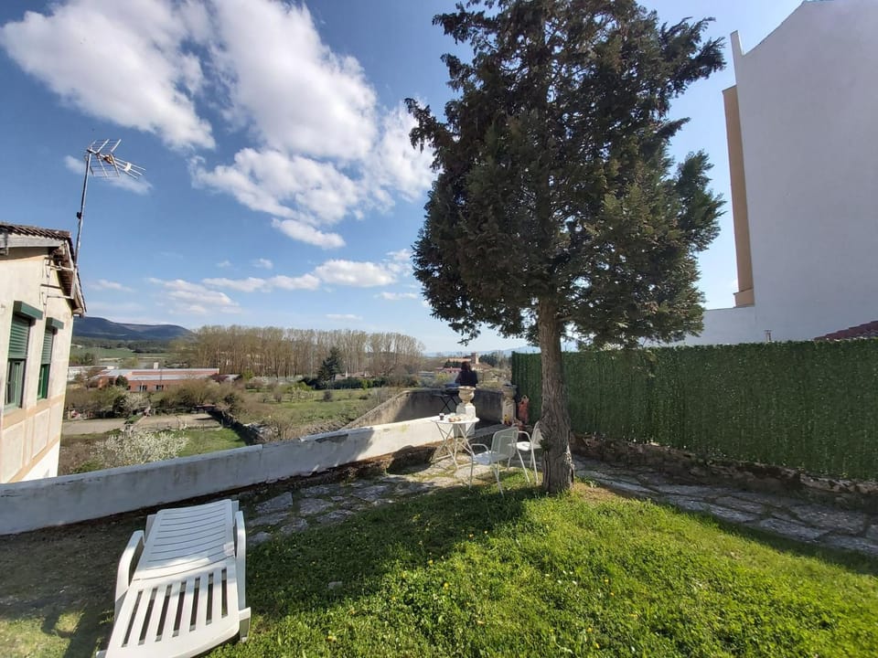 Garden, Balcony/Terrace