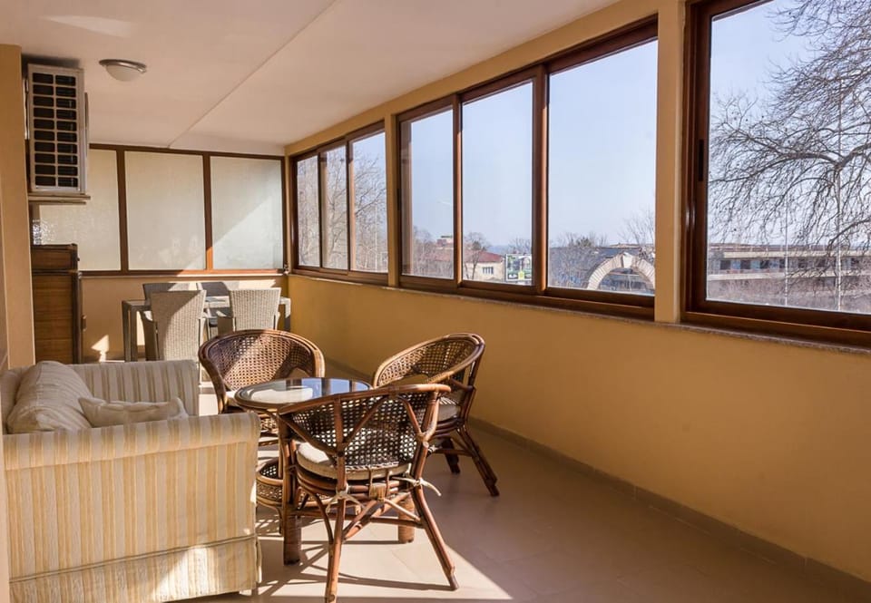 View (from property/room), Balcony/Terrace, Seating area, Dining area