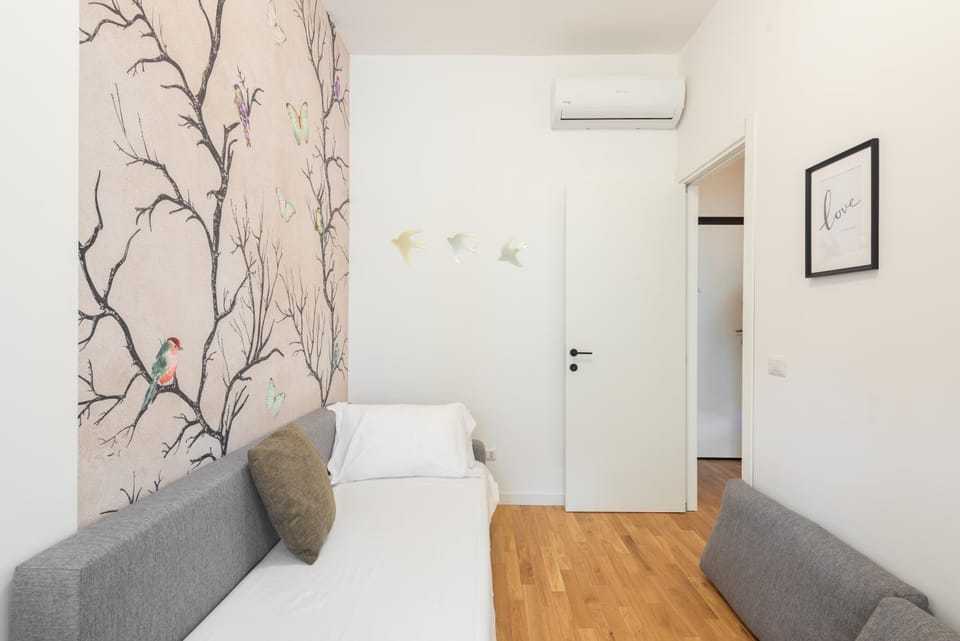 Bed, Bedroom