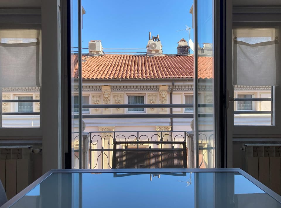 View (from property/room), Balcony/Terrace, Dining area