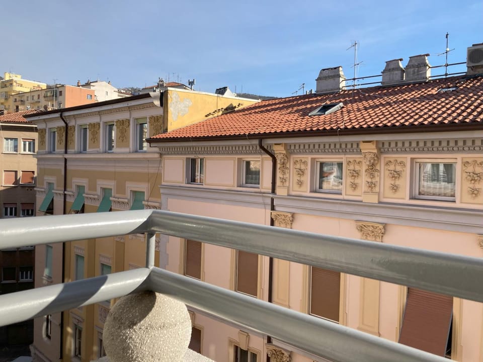 Property building, View (from property/room), Balcony/Terrace, City view
