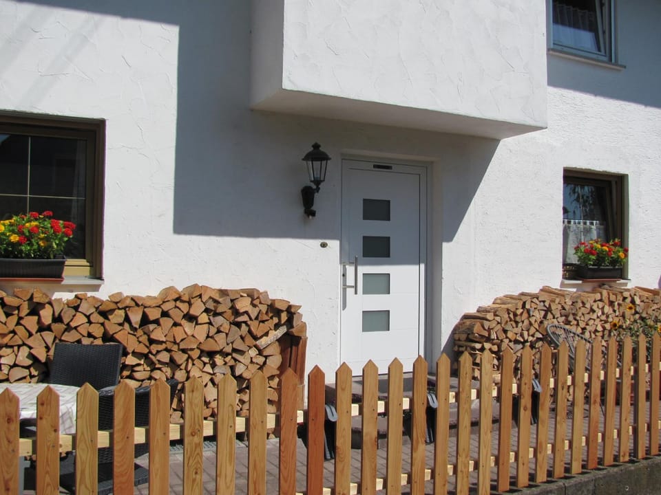 Property building, Facade/entrance, Day