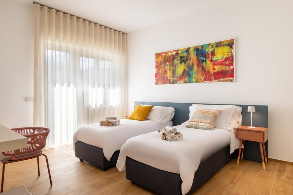 Bed, Living room, Photo of the whole room, Seating area, Bedroom