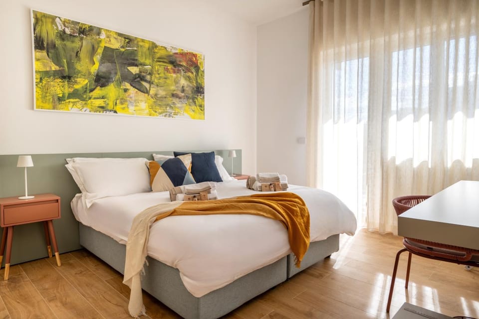 Bed, Photo of the whole room, Bedroom