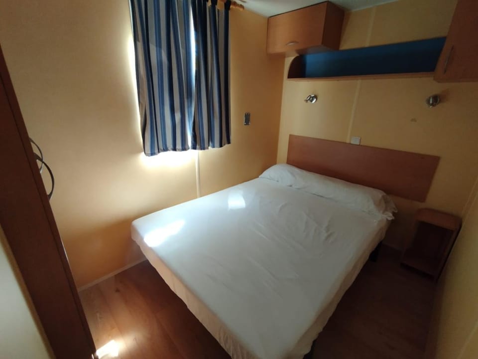 Property building, Living room, Bedroom