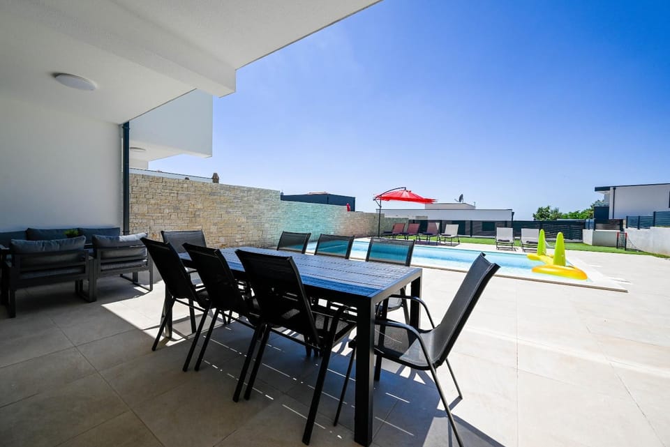 Balcony/Terrace, Dining area