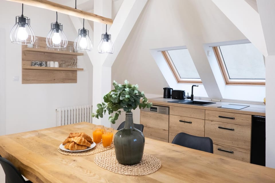 Dining area, kitchen