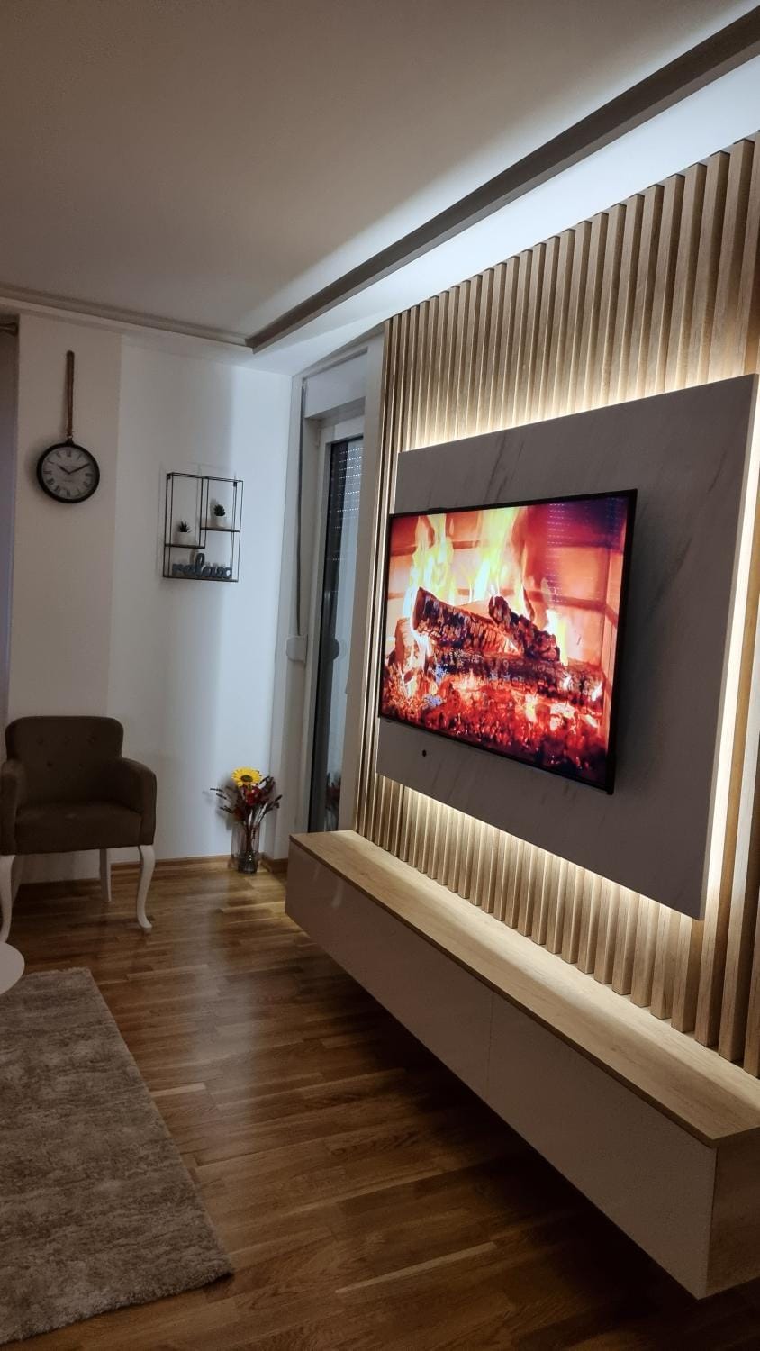 TV and multimedia, Living room, Evening entertainment