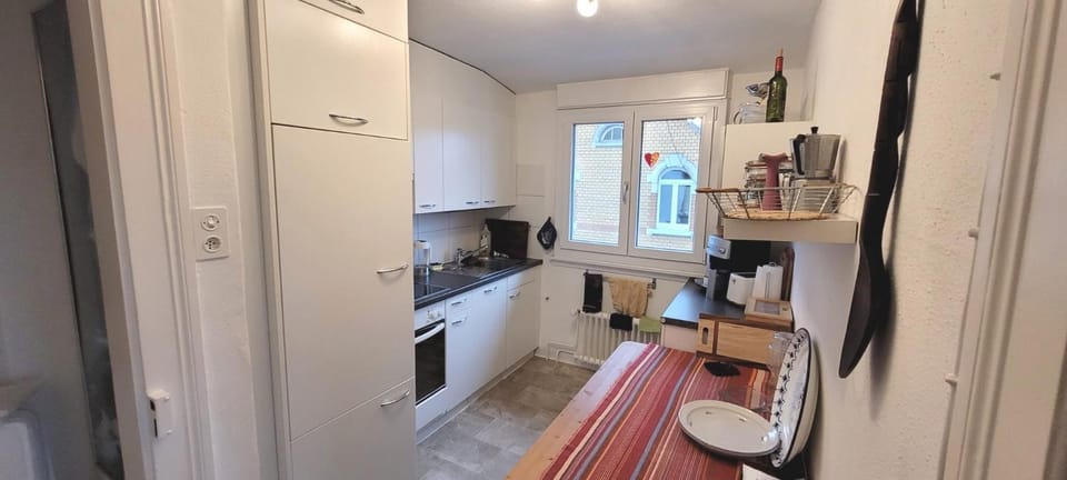 Coffee/tea facilities, Kitchen or kitchenette, Decorative detail, Dining area, pet friendly, stove