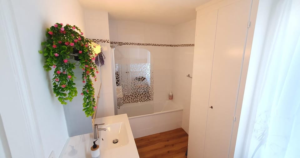Shower, Bathroom, Bath