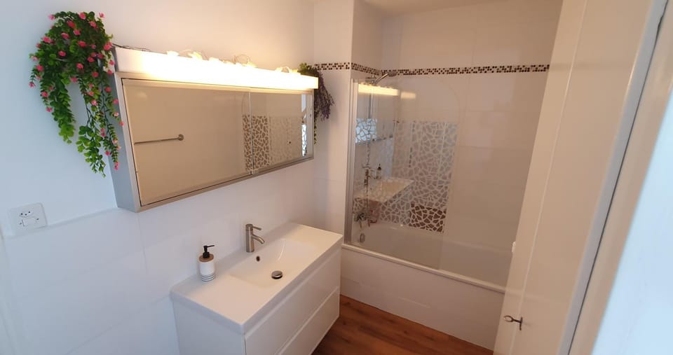 Shower, Bathroom, Bath