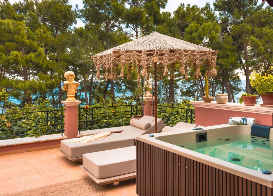 Natural landscape, Hot Tub, View (from property/room), Balcony/Terrace