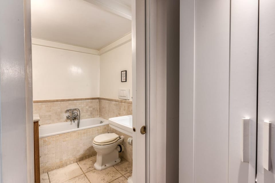 Toilet, Bath, bidet