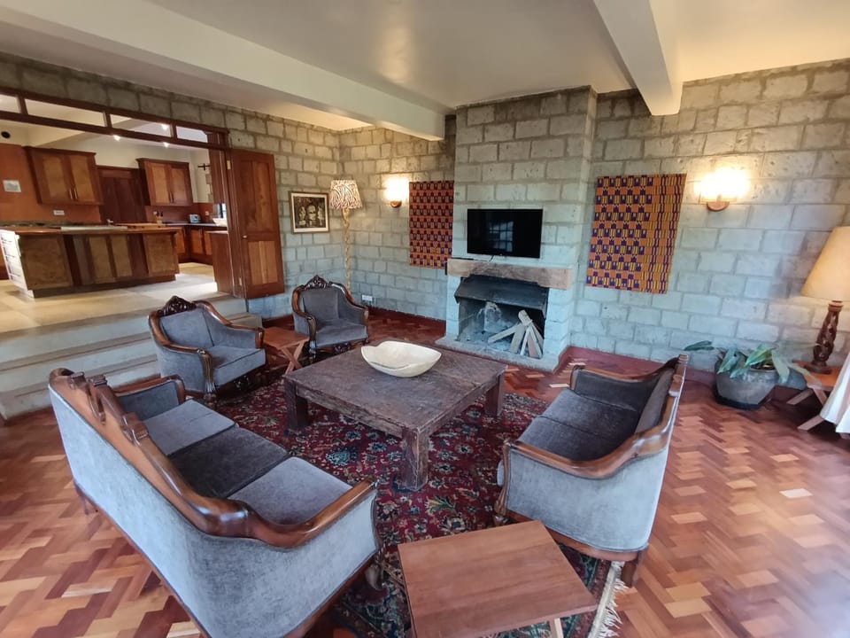 TV and multimedia, Living room, Seating area, flat iron