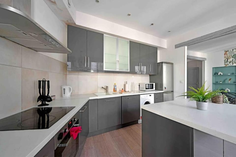 Kitchen or kitchenette, dishwasher, minibar, pet friendly, stove, toaster