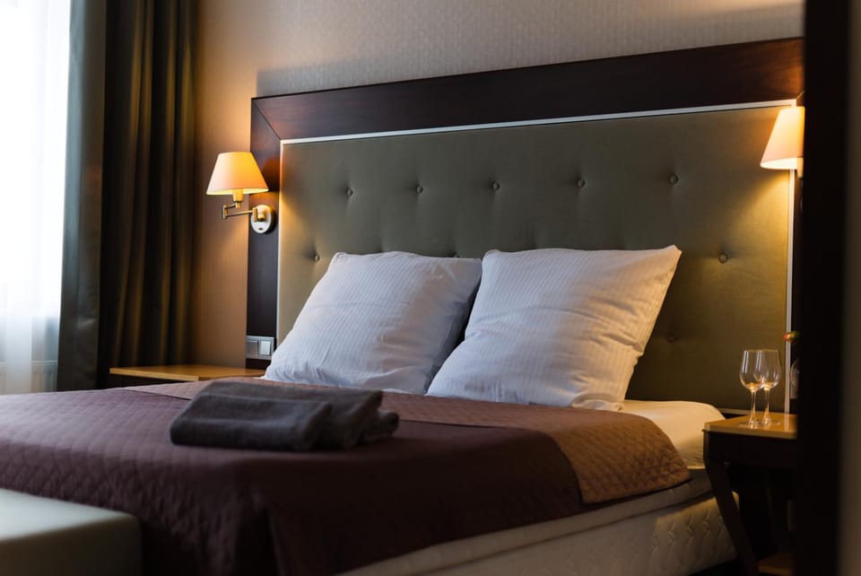 Bed, Photo of the whole room, Bedroom, towels