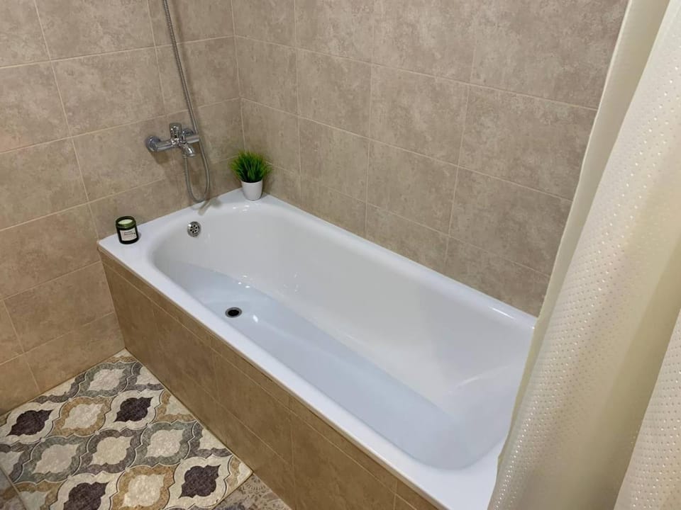 Bathroom, Bath, towels