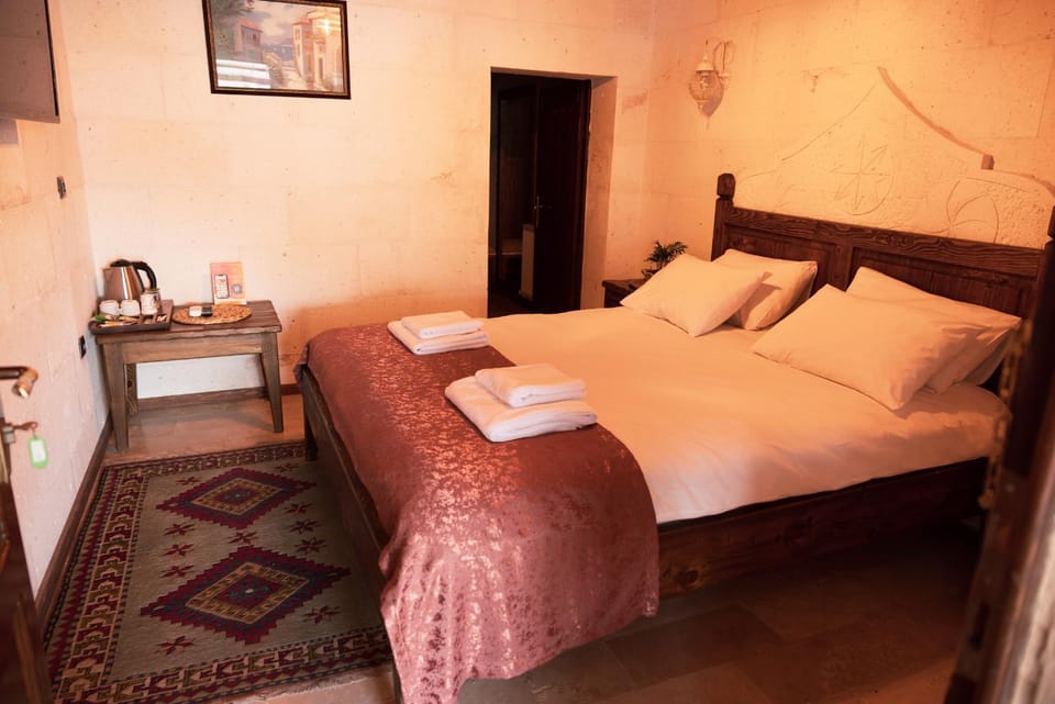 Bed, Coffee/tea facilities, Photo of the whole room, Bedroom, towels
