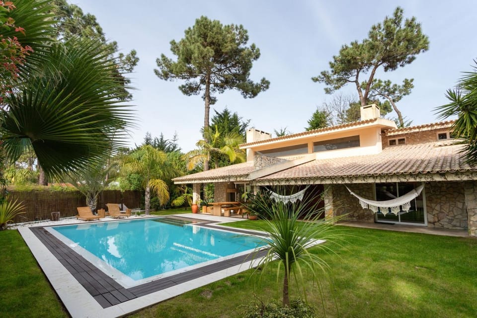 Oasis Pool and Golf 4bd Caparica | By Airnest Villa in Setubal District
