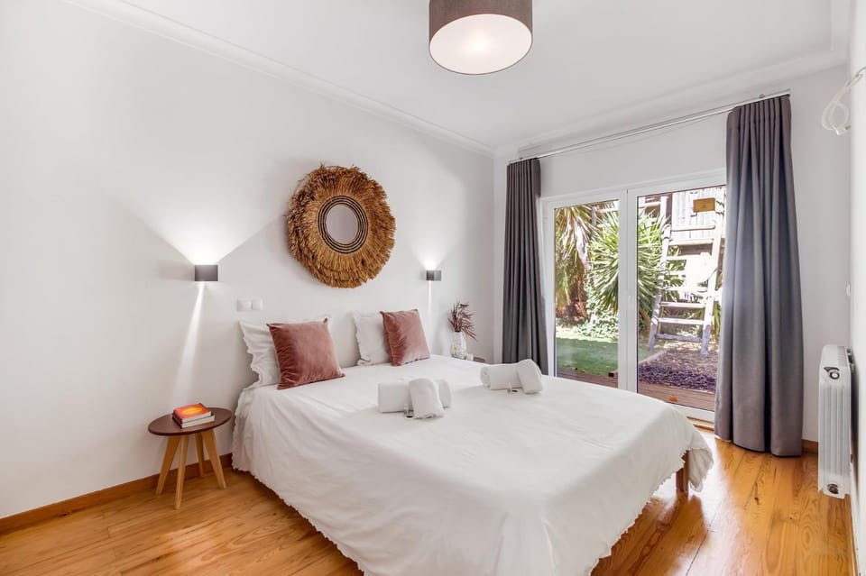 Oasis Pool and Golf 4bd Caparica | By Airnest Villa in Setubal District