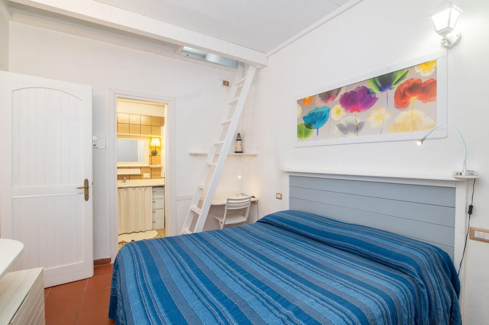 Property building, Living room, Bedroom