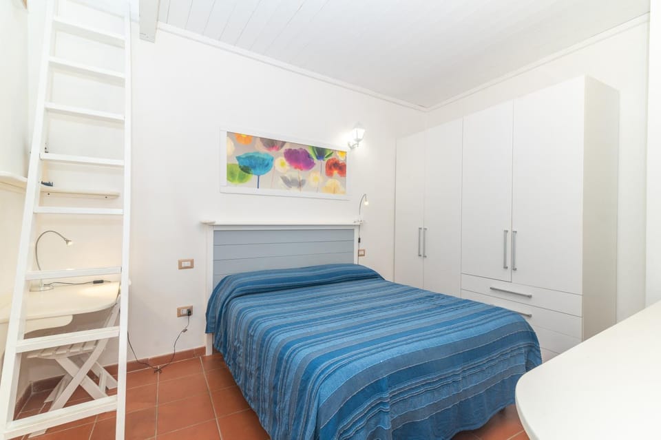 Property building, Living room, Bedroom