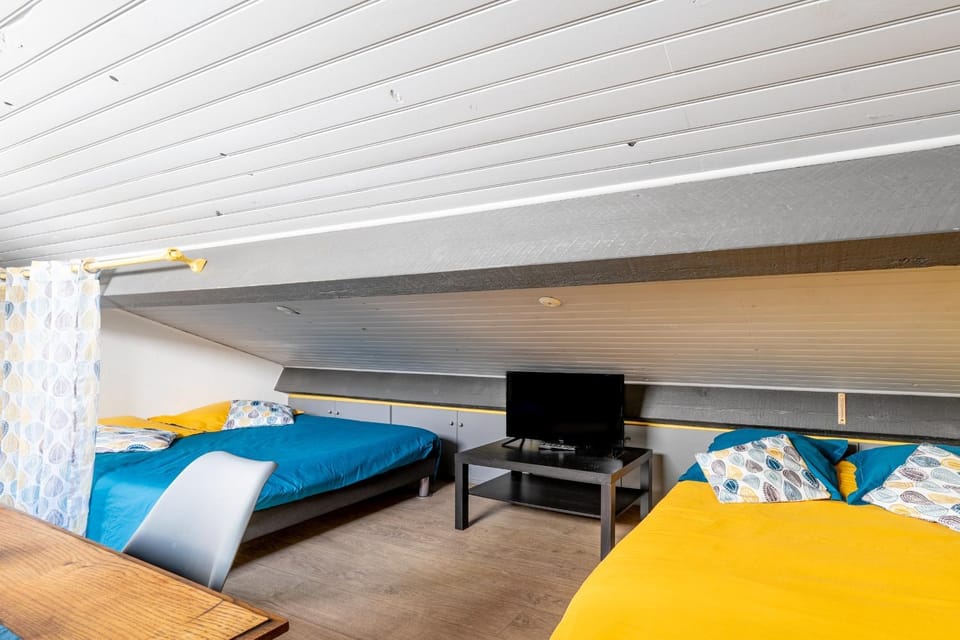 Property building, Living room, Bedroom