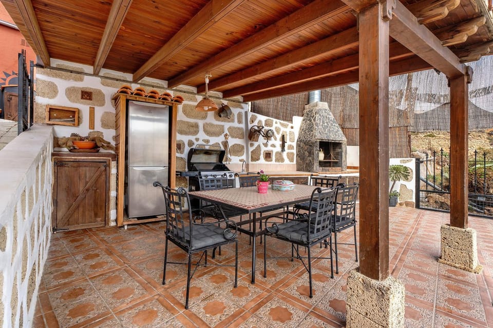 Property building, Kitchen or kitchenette, Living room