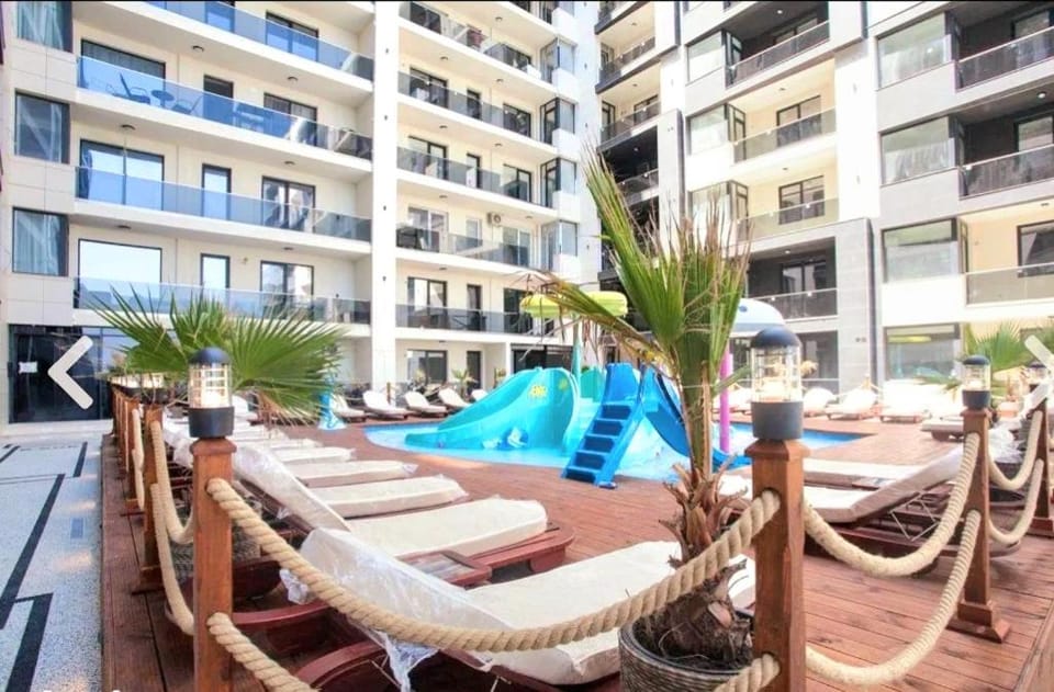 Evelina Studio-Endless Summer Mamaia Nord Apartaments Apartment in Constanța County